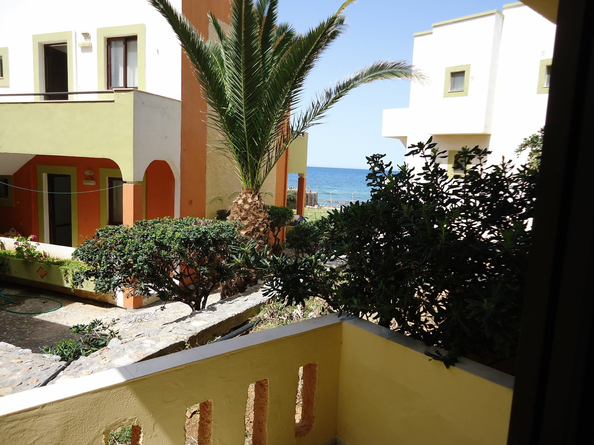 Almyra Apartments & Suites Sfáka Exterior foto